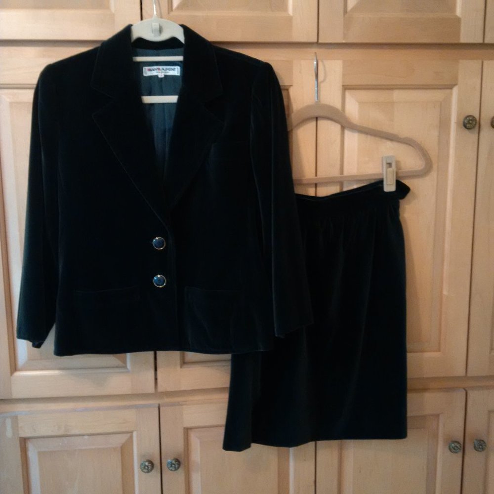 YVES SAINT LAURENT Rive Gauche Dark Green Velvet Skirt Suit : - Size 38 (US 6)